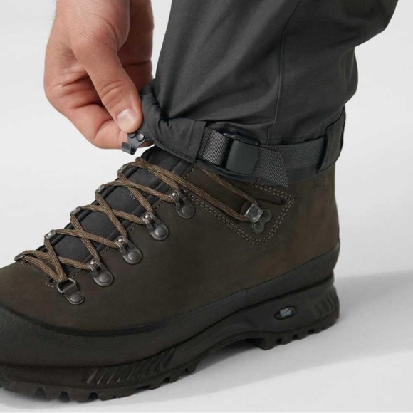 FJALLRAVEN Kaipak Men's Trousers Regular Length 37” US, 54 EU - Picture 7 of 9